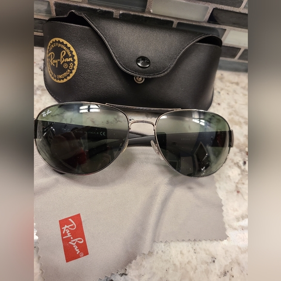Ray-Ban Other - Ray-Ban Aviator Frame Sunglasses